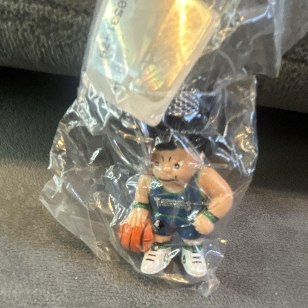 1988 Lil Sports Brat Minnesota Timberwolves NBA Basketball Keychain Sealed